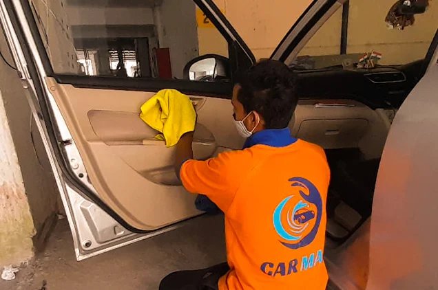 Car interior cleaning in Delhi